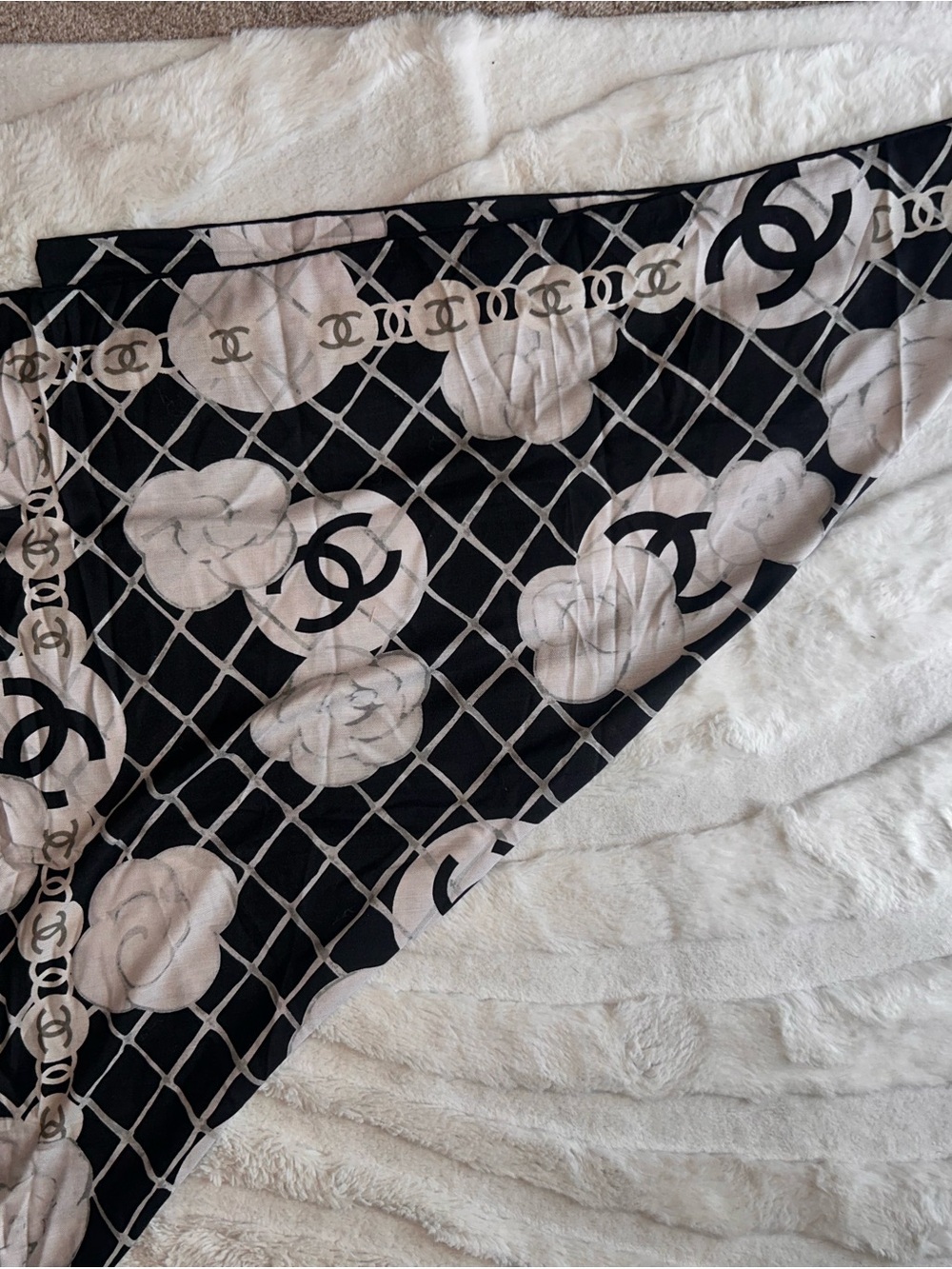 Elegant Black & White Camellia Floral Scarf - Picture 4 of 4